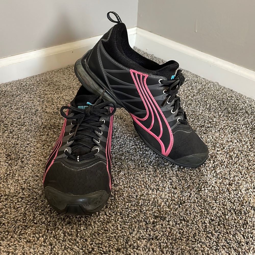 Puma women’s tennis shoes size 8.